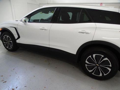 Used 2024 Chevrolet Blazer EV LT AWD/4WD image 17