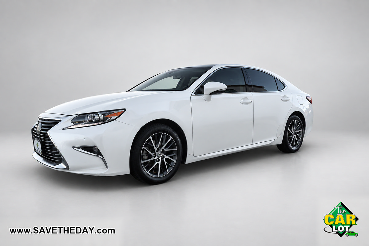 Used 2017 Lexus ES 350 w/ Navigation System Package FWD image 4