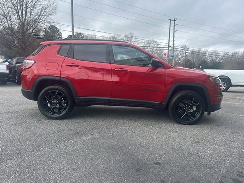 New 2026 Jeep Compass Latitude image 8