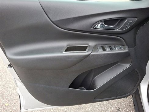 Used 2021 Chevrolet Equinox LT image 9