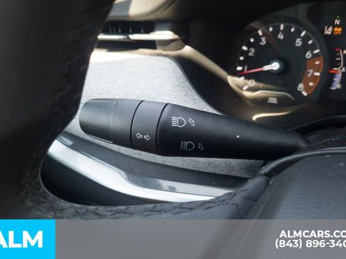 Used 2024 Jeep Compass Latitude image 32