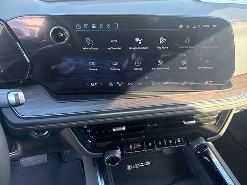 New 2026 Chevrolet Suburban Premier AWD/4WD image 14