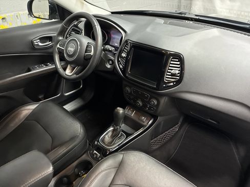 Used 2019 Jeep Compass Limited w/ Premium Lighting Group image 8