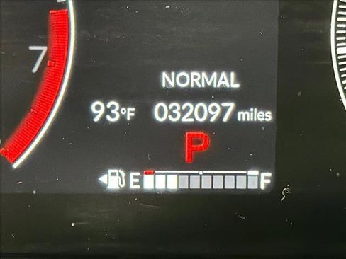 Used 2025 Honda Pilot TrailSport image 29