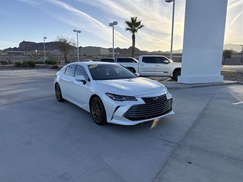 Used 2020 Toyota Avalon Limited w/ Advanced Safety Package FWD image 3