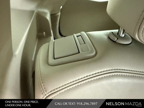 Used 2013 Cadillac SRX Premium AWD/4WD image 43