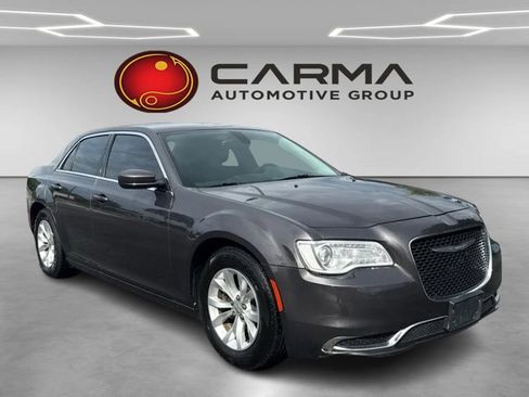 Used 2015 Chrysler 300 Limited RWD image 7