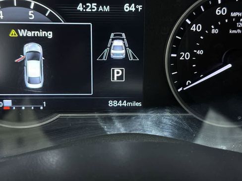 Used 2025 Nissan Versa SV image 19