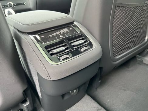New 2026 Volvo XC90 B6 Plus w/ Protection Package Premier AWD/4WD image 24