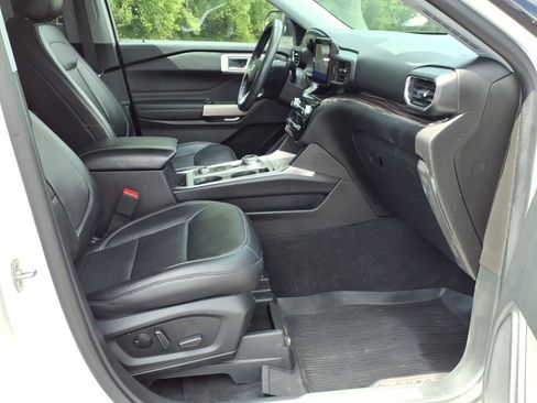 Certified 2023 Ford Explorer Limited w/ Class IV Trailer Tow Package AWD/4WD image 23