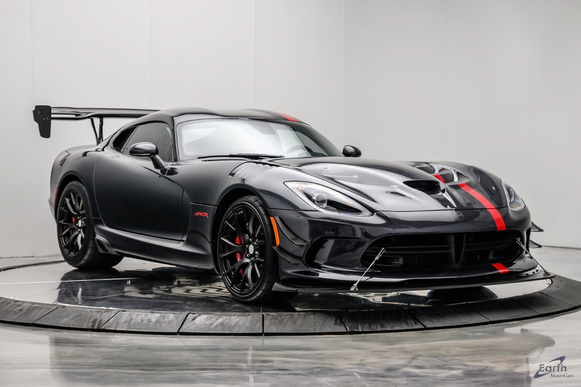 Used 2017 Dodge Viper ACR w/ Extreme Aero Package RWD image 31