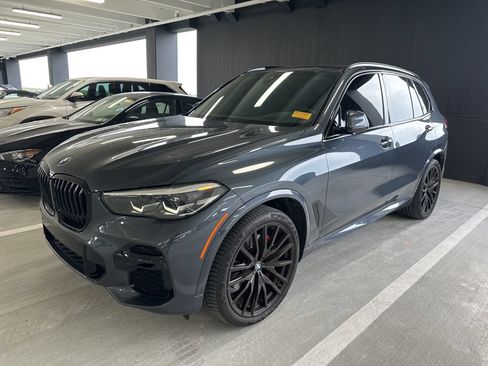 Used 2022 BMW X5 sDrive40i w/ M Sport Package RWD image 1