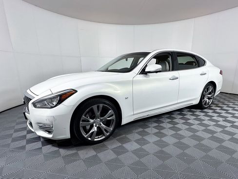 Used 2015 INFINITI Q70 L 3.7 w/ Deluxe Touring Package RWD image 2