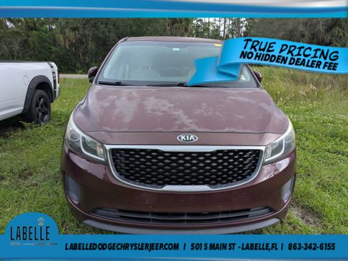 Used 2017 Kia Sedona LX FWD image 3