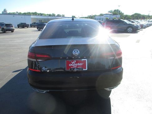 Used 2020 Volkswagen Passat 2.0T R-Line FWD image 7