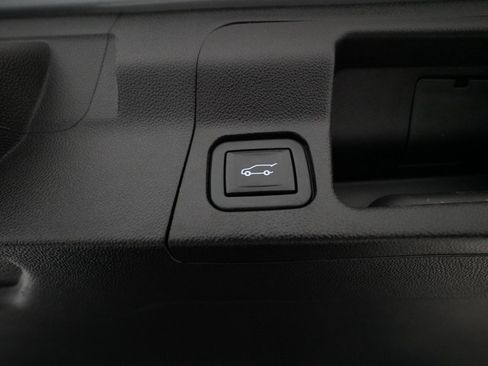 Certified 2023 GMC Acadia SLE w/ Driver Convenience Package image 15