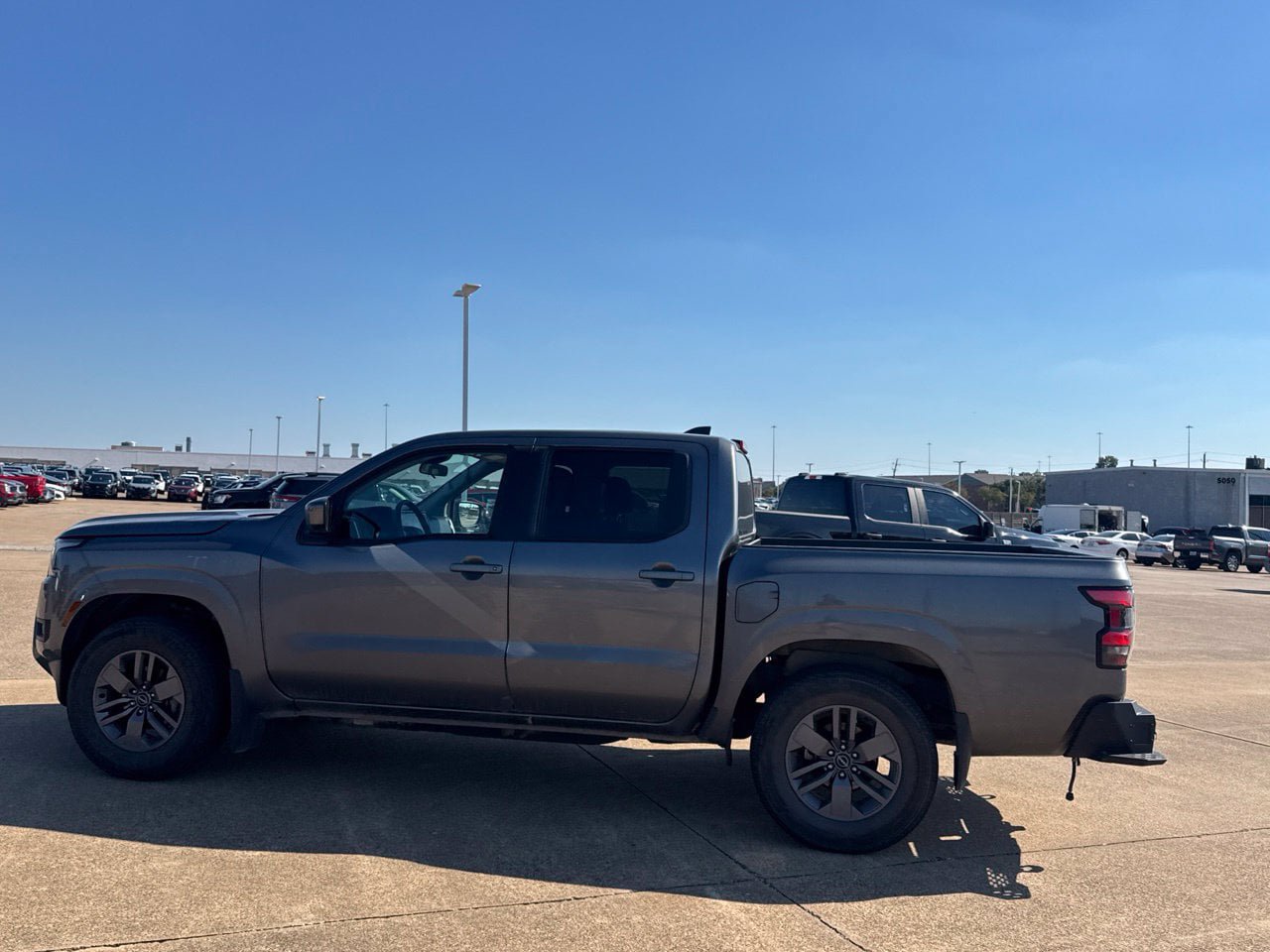 Used 2025 Nissan Frontier SV RWD image 21