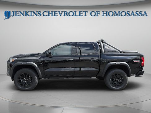 New 2026 Chevrolet Colorado Trail Boss w/ Midnight Edition AWD/4WD image 9