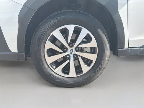 Used 2025 Subaru Outback Premium image 11