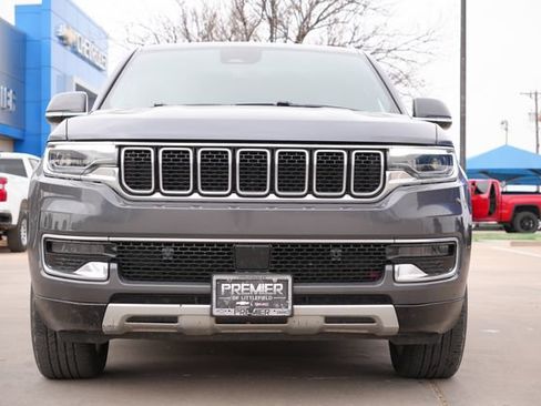 Used 2022 Jeep Wagoneer Series II RWD image 8