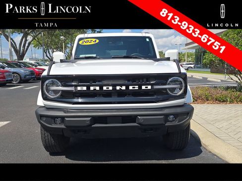 Used 2024 Ford Bronco Outer Banks AWD/4WD image 2