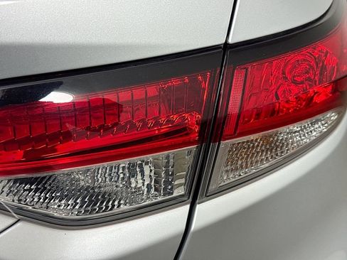 Used 2020 Toyota Corolla LE FWD image 30