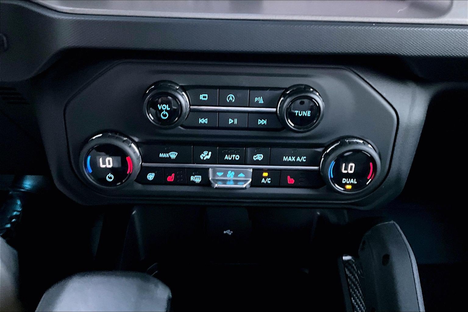 Used 2024 Ford Bronco Raptor w/ Interior Carbon Fiber Pack 6 AWD/4WD image 18