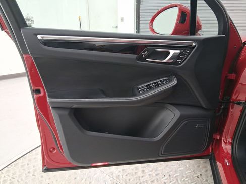 New 2026 Porsche Macan image 14