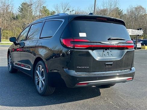 New 2026 Chrysler Pacifica Pinnacle image 7