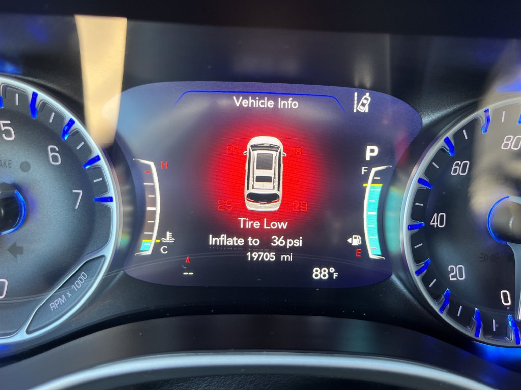 Used 2026 Chrysler Pacifica Select FWD image 16