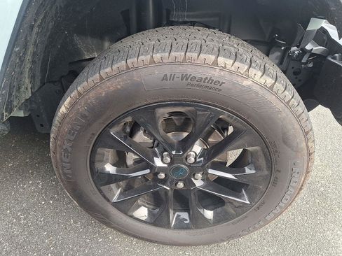 Used 2024 Jeep Wrangler Sahara w/ Technology Group image 9