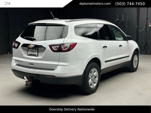 Used 2017 Chevrolet Traverse LS image 6