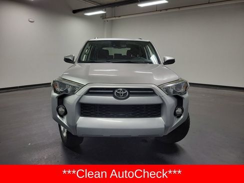 Used 2020 Toyota 4Runner SR5 AWD/4WD image 2