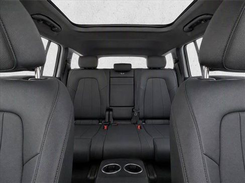Used 2026 Mercedes-Benz GLB 250 image 26