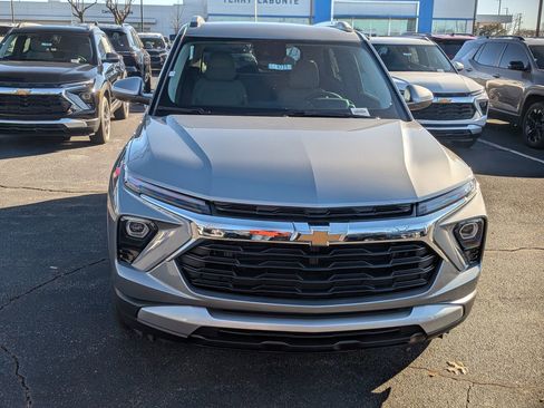New 2026 Chevrolet TrailBlazer LT w/ LT Cold Weather Package FWD image 2