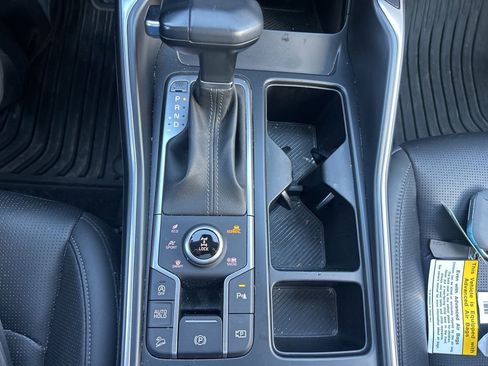 Certified 2024 Kia Sorento S w/ Panoramic Sunroof Package image 18