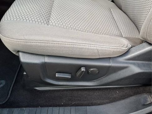 Used 2019 Ford F150 XLT w/ Equipment Group 302A Luxury AWD/4WD image 17