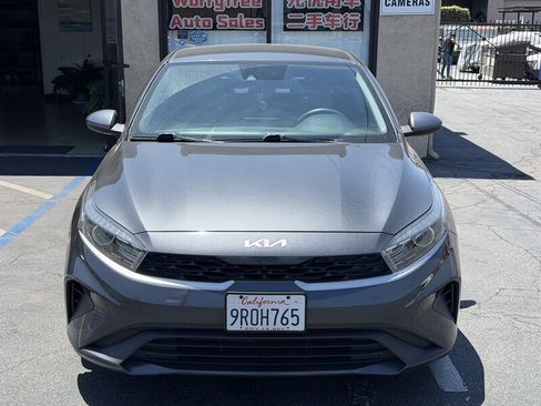 Used 2022 Kia Forte LXS FWD image 2