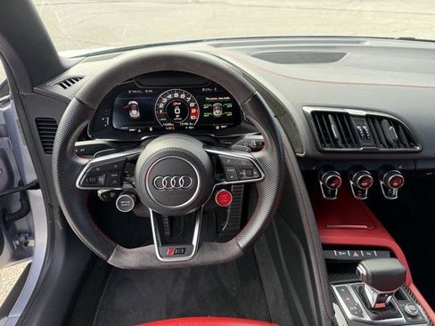 Used 2018 Audi R8 V10 image 13
