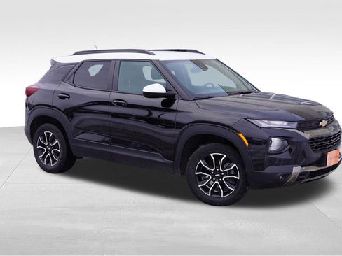Certified 2023 Chevrolet TrailBlazer ACTIV image 3