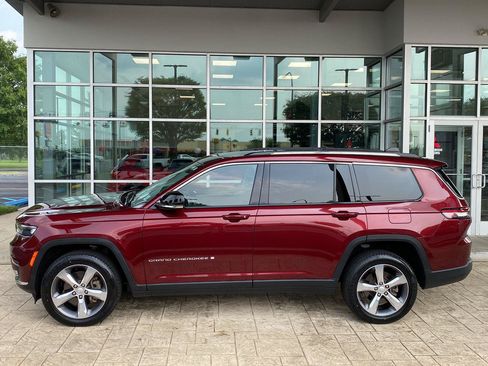 Used 2022 Jeep Grand Cherokee L Limited AWD/4WD image 4
