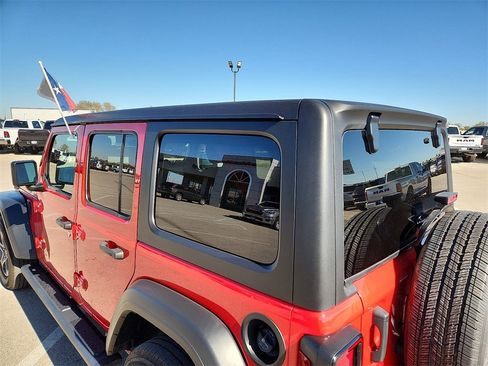 Used 2022 Jeep Wrangler Unlimited Sport image 12