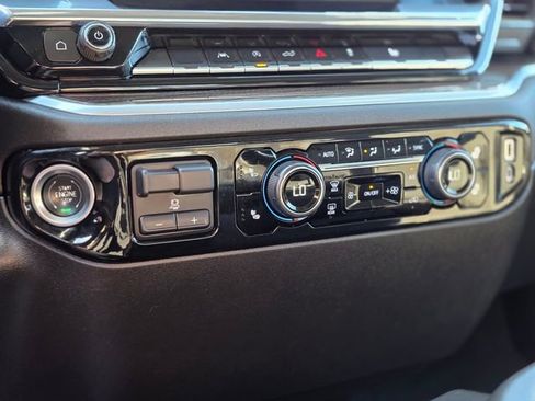 Used 2025 Chevrolet Silverado 1500 LT RWD image 29
