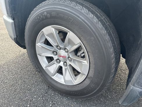 Used 2024 GMC Sierra 1500 SLE image 9