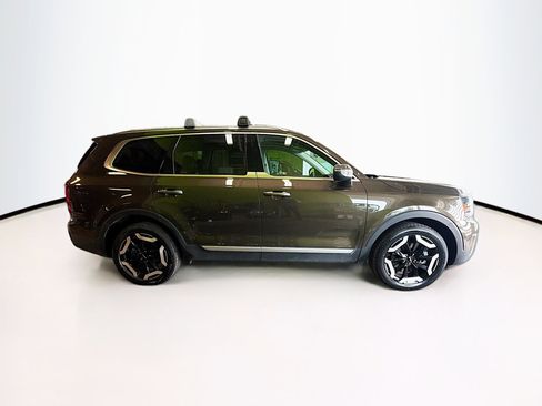 Used 2025 Kia Telluride S image 10