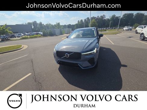 Used 2024 Volvo XC60 B5 Core w/ Climate Package AWD/4WD image 4
