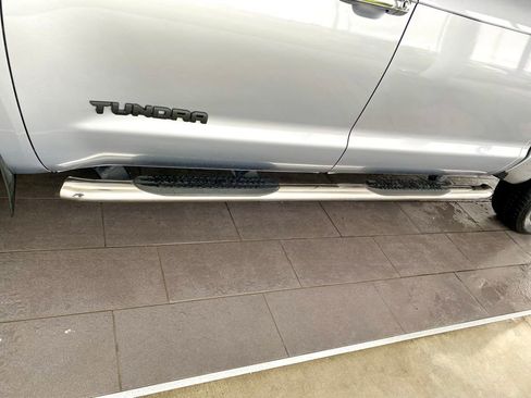 Used 2017 Toyota Tundra SR5 w/ SR5 Upgrade Package AWD/4WD image 12