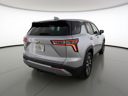 Used 2025 Chevrolet Equinox LT image 9