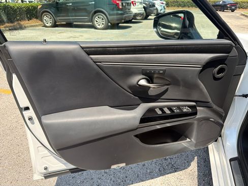 Used 2023 Lexus ES 350 w/ Premium Package FWD image 11