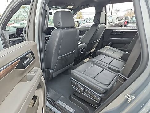 Used 2025 Chevrolet Tahoe LT AWD/4WD image 9